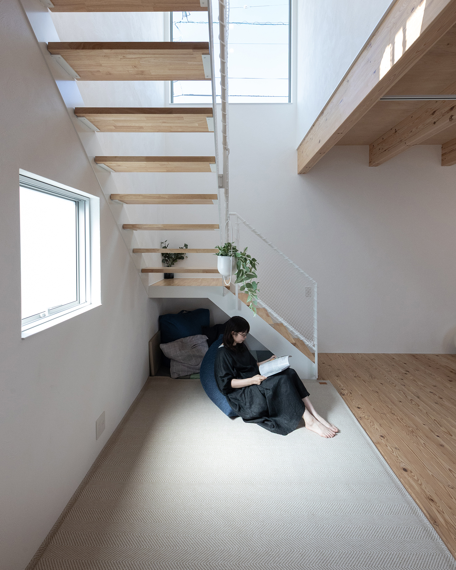 窓の向こうの空を感じる